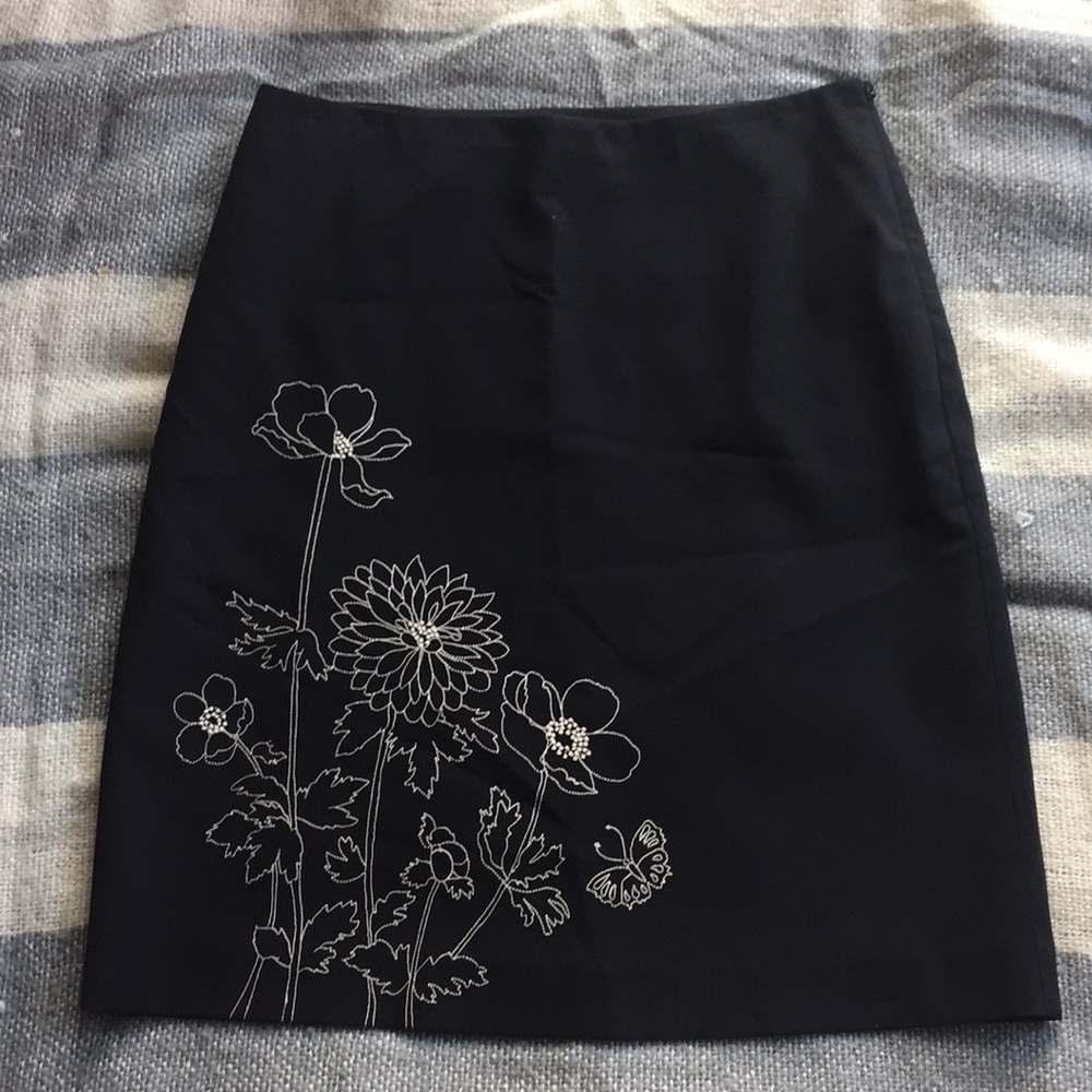 Ann Taylor Black Pencil Skirt Embriodred